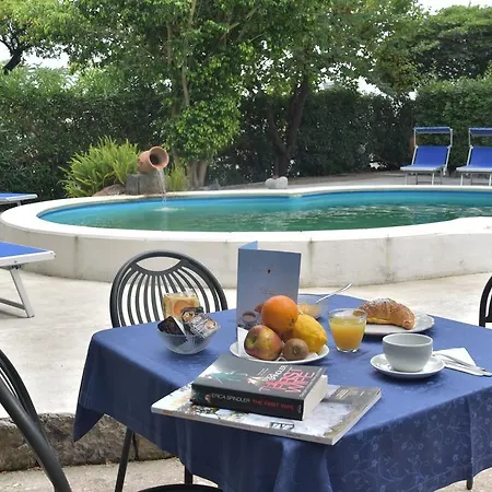 Hotel Italia - 4*